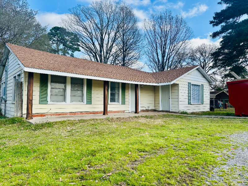 1718 Fm 1844 in Gilmer, TX - Foto de edificio