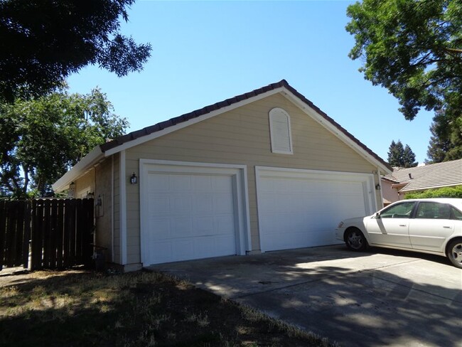 550 Shanghai Bend Rd in Yuba City, CA - Building Photo - Building Photo