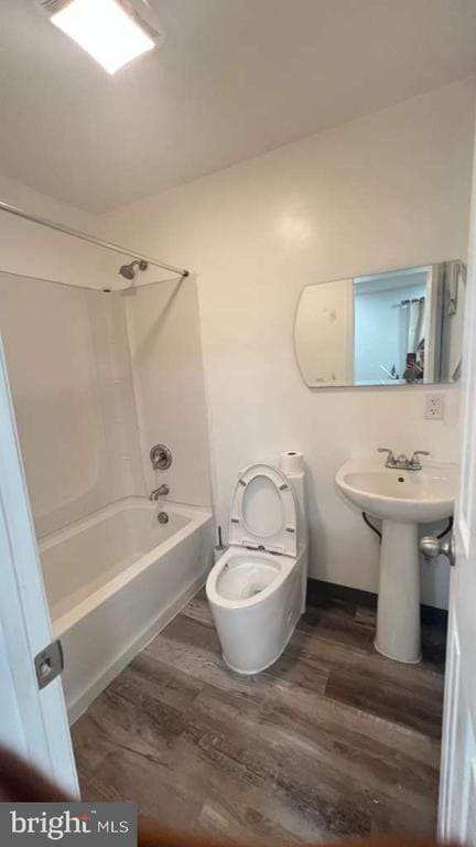 property at 3007 Elmwood Dr