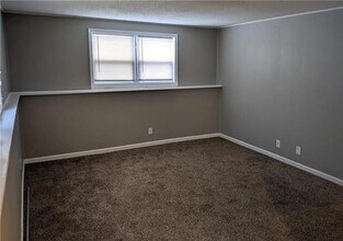 900 S Lexington St in Harrisonville, MO - Building Photo - Building Photo
