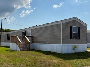 1901 Switzer Rd in Gulfport, MS - Building Photo - Building Photo