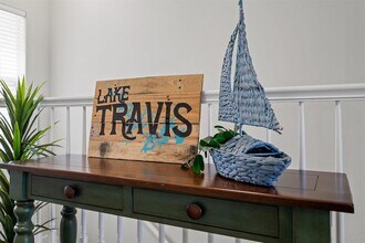 504 Lakeshore Cir in Lago Vista, TX - Building Photo - Building Photo