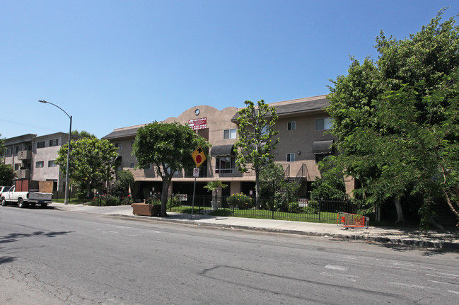 Cedros Regency in Panorama City, CA - Foto de edificio - Building Photo