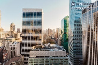70 W 45th St in New York, NY - Building Photo - Building Photo
