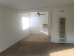 5126 Colfax Ave in North Hollywood, CA - Building Photo - Interior Photo