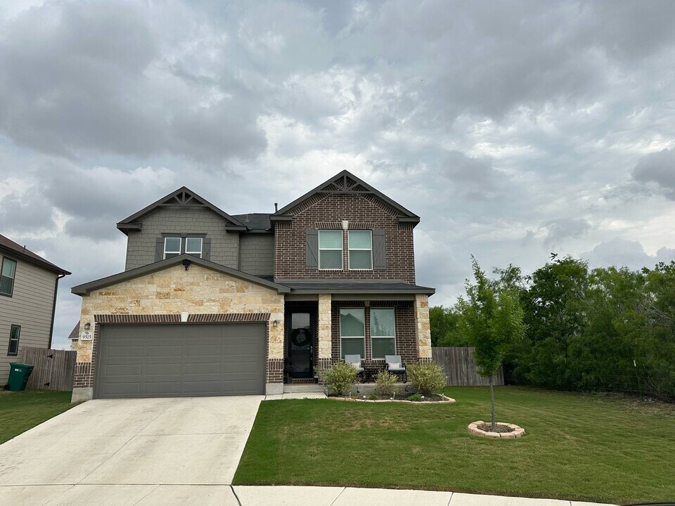 9515 Braman Pt in Converse, TX - Building Photo