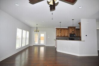 413 Travis St in Roanoke, TX - Building Photo - Building Photo