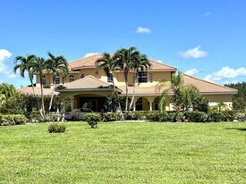 14983 Drafthorse Ln in Wellington, FL - Building Photo