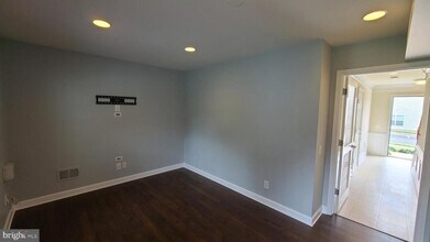 42711 Wilmar Square in Brambleton, VA - Building Photo - Building Photo