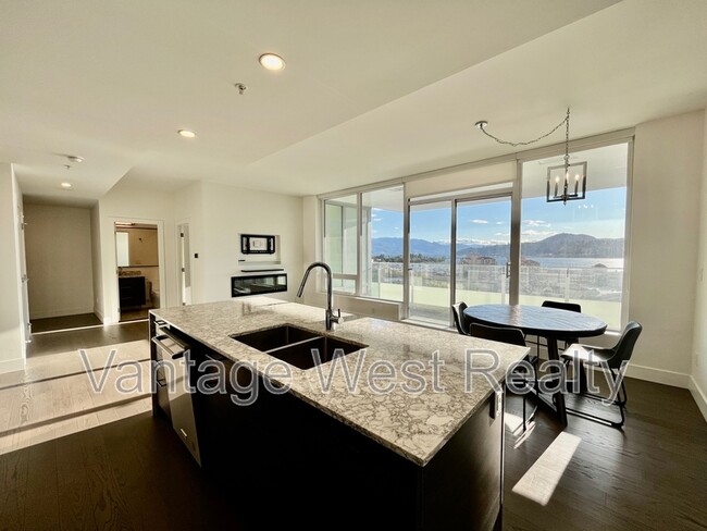 1191 Sunset Dr in Kelowna, BC - Building Photo - Building Photo