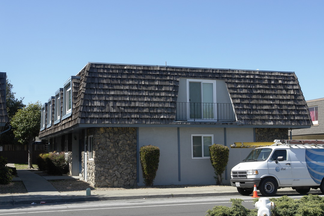 14227 Doolittle Dr in San Leandro, CA - Foto de edificio