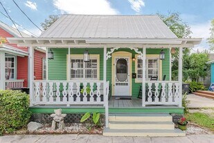 76 Abbott St in St. Augustine, FL - Building Photo