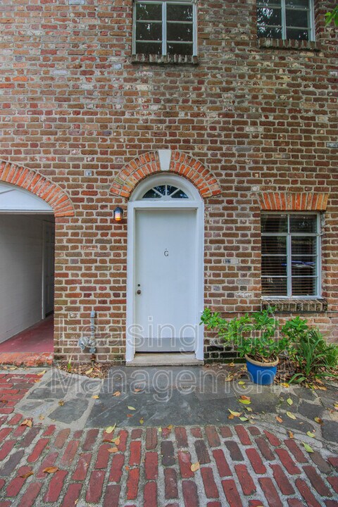 21 Archdale St in Charleston, SC - Building Photo