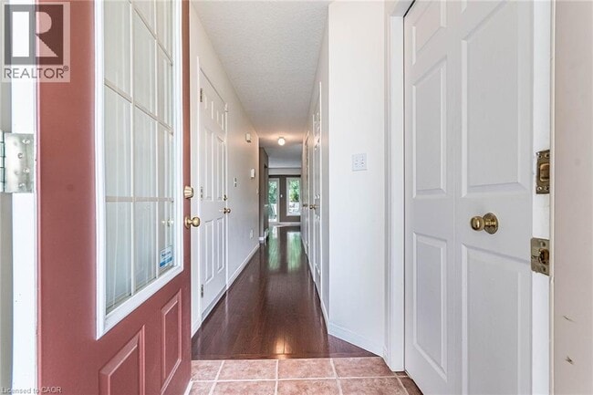 110 Activa Ave in Kitchener, ON - Building Photo - Building Photo