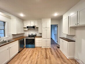 204 Charline Dr in Pearl, MS - Building Photo - Building Photo