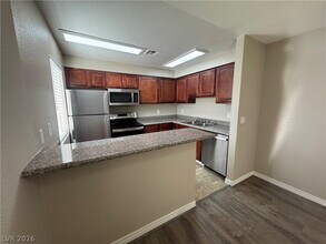 5471 Indian River Dr in Las Vegas, NV - Building Photo - Building Photo