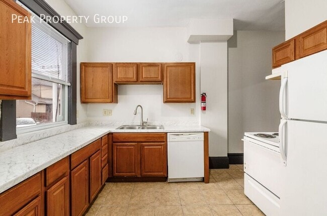 property at 180-182-182 W 8th Ave