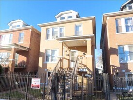 8346 S Mackinaw Ave, Unit 2 in Chicago, IL - Building Photo