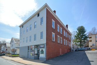 405 Water St in Fitchburg, MA - Building Photo - Building Photo