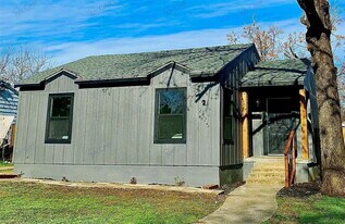 2425 Jennings Ave in Dallas, TX - Building Photo