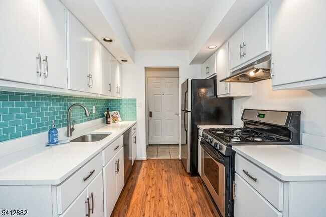 15 Kensington Rd in Chatham Township, NJ - Building Photo - Building Photo