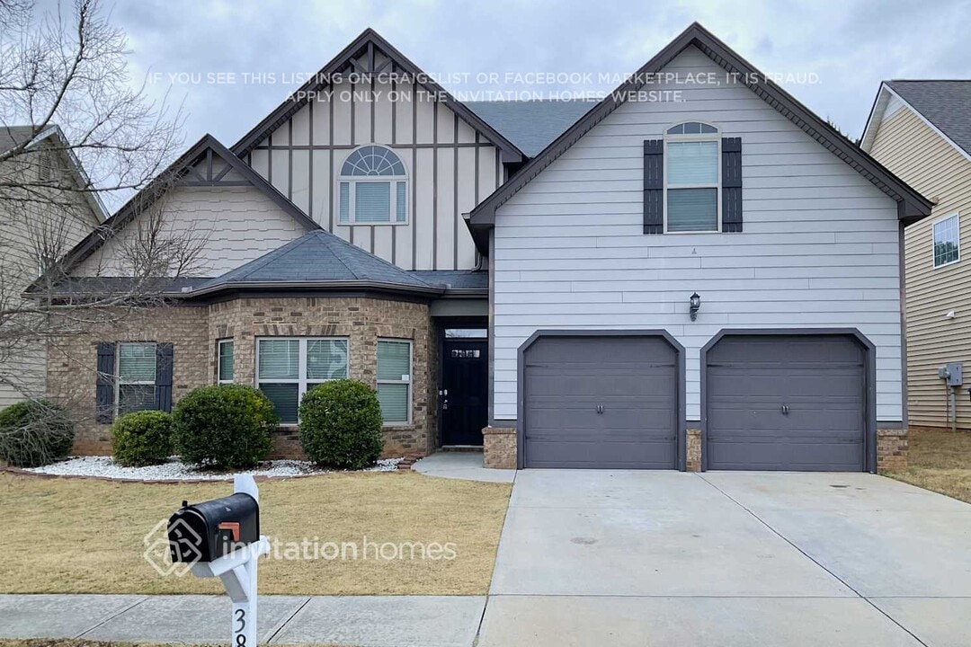 3857 Valley Bluff Ln in Snellville, GA - Building Photo