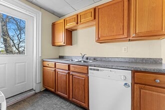 211 Otter Ave in Oshkosh, WI - Building Photo - Building Photo