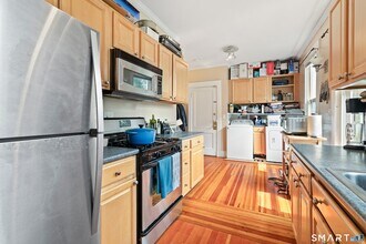 253 W Elm St, Unit 2 in New Haven, CT - Building Photo - Building Photo