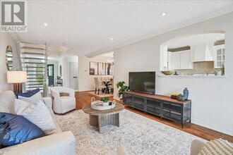 55 Edgewater Dr in Hamilton, ON - Building Photo - Building Photo