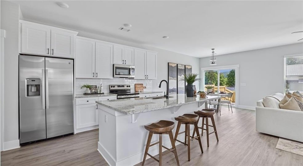 102 Fairlie Pkwy in Cartersville, GA - Building Photo