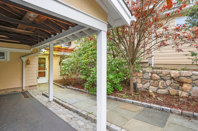 property at 15 Summit Pl