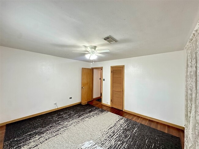 property at 2810 N Houston Dr