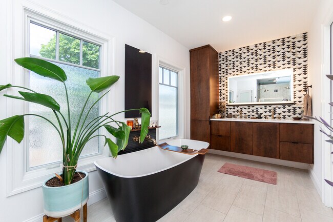 property at 452 W 4th St