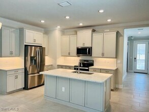 28310 Captiva Shell Lp in Bonita Springs, FL - Foto de edificio - Building Photo