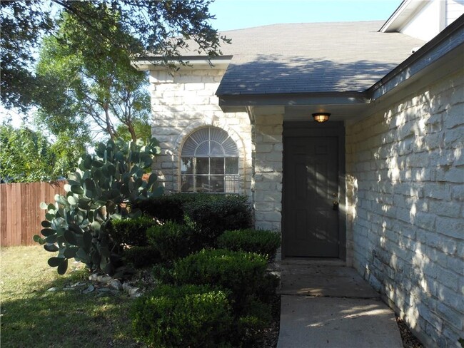 8901 Vigen Cir in Austin, TX - Building Photo - Building Photo