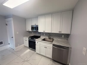 18 Edgewood St in White Plains, NY - Building Photo - Building Photo