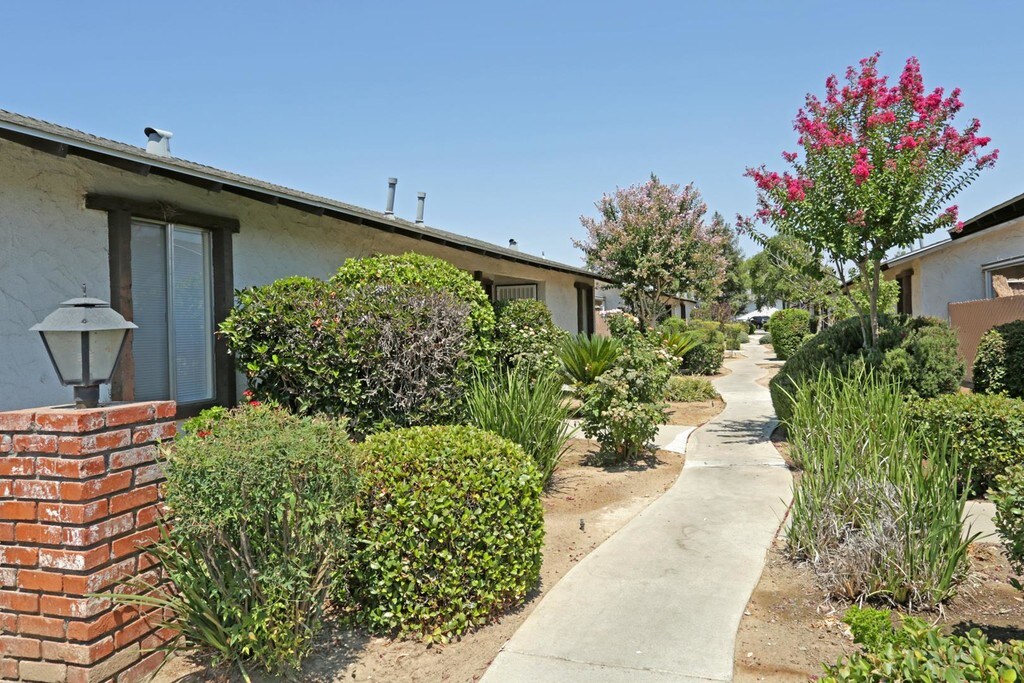 Minnewawa Apartments in Clovis, CA