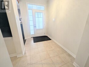 284 Ponderosa St in Ottawa, ON - Building Photo - Building Photo