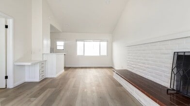 110 Chiquita in San Clemente, CA - Foto de edificio - Building Photo