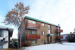 1612 39 St in Calgary, AB - Building Photo