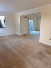 9015 Sandalwood Dr, Unit B in Manassas, VA - Foto de edificio - Building Photo