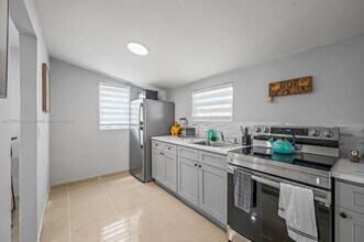 213 Columbus Pkwy in Hollywood, FL - Building Photo - Building Photo