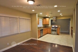 7800 Radford Ave in Los Angeles, CA - Building Photo - Building Photo