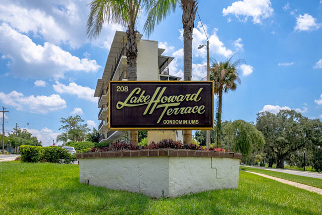 Lake Howard Terrace in Winter Haven, FL - Foto de edificio - Building Photo