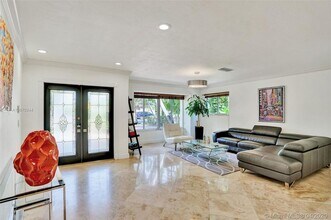 20201 NE 21st Ave in North Miami Beach, FL - Building Photo - Building Photo