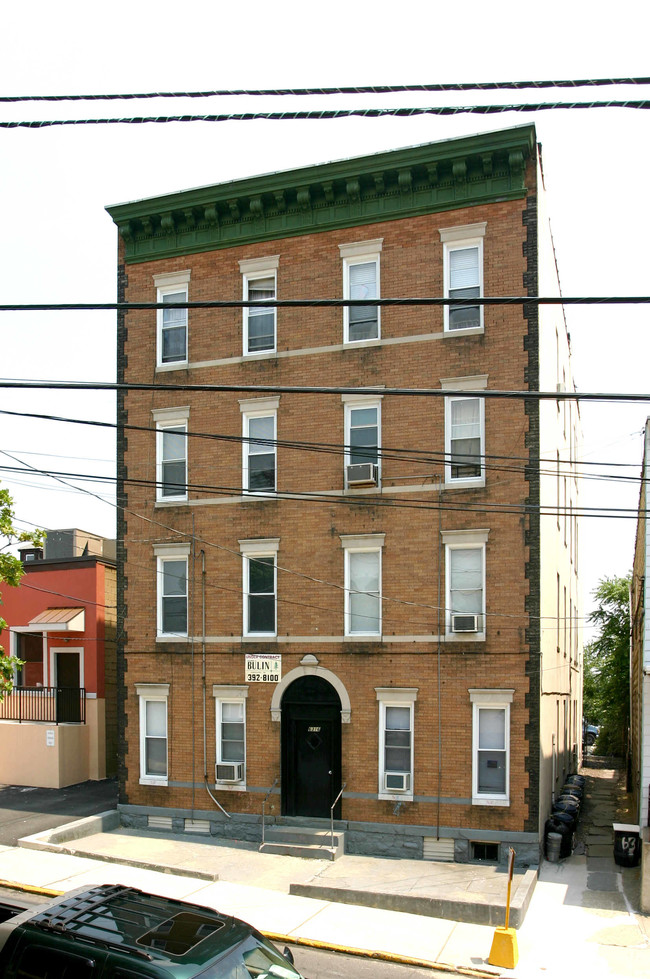 6316-6318 Jackson St in West New York, NJ - Building Photo - Building Photo