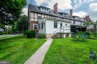 23 S Park Rd in Wyomissing, PA - Foto de edificio - Building Photo
