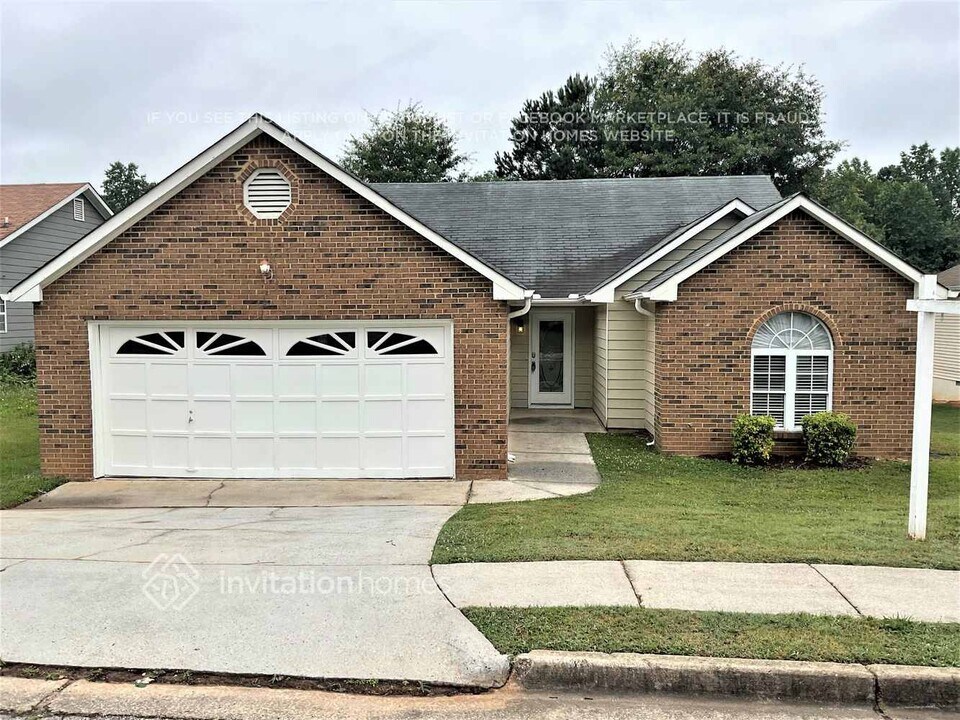 165 Landing Dr in Fayetteville, GA - Foto de edificio