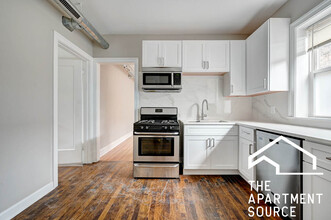 1042 N Kedzie Ave, Unit 1 in Chicago, IL - Building Photo - Building Photo