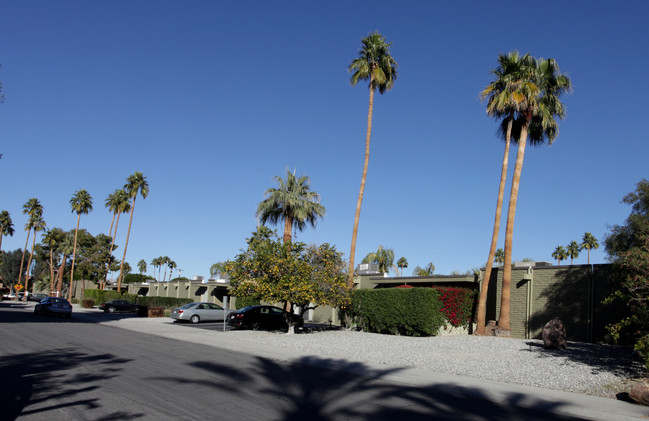 Agave Apartments in Palm Springs, CA - Building Photo - Building Photo